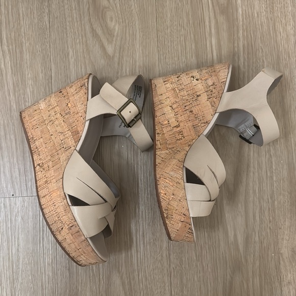 Hinge cork wedges - Picture 2 of 3